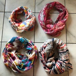 4 Lightweight Infinity Scarves